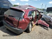 ✅ 2019 Jeep Cherokee Latitude • VIN: 1C4PJMCB1KD336252 • Lot: 71648155. Wystawiony na Copart z przebiegiem Nie podano. Bezpłatny archiwum sprzedaży aukcyjnych z USA i szczegółowy raport historii pojazdu na DreamBid. Zdjęcie 3.