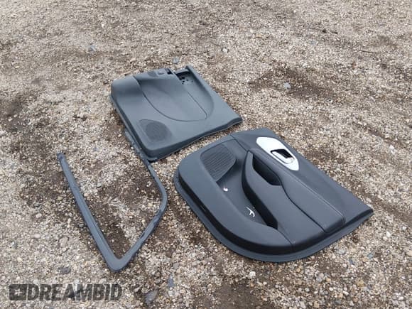 ✅ 2018 Chrysler Pacifica Touring L Plus • VIN: 2C4RC1EG8JR338070 • Lot: 43731413. Wystawiony na IAAI z przebiegiem 169 772 mil. Bezpłatny archiwum sprzedaży aukcyjnych z USA i szczegółowy raport historii pojazdu na DreamBid. Zdjęcie 12.