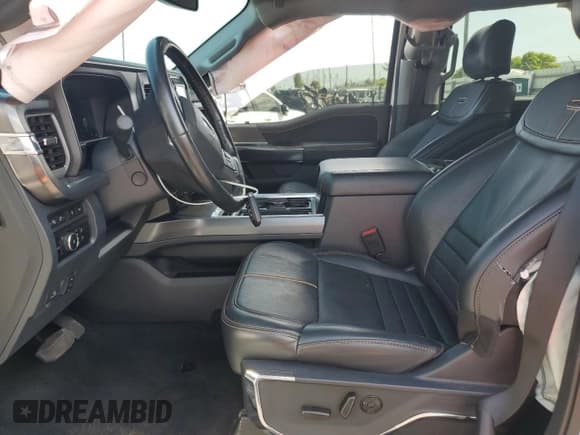 ✅ 2024 Ford F-350 XL • VIN: 1FT8W3DT2REF69536 • Лот: 70415085. Опубликован ранее на Copart с пробегом 17 826 миль. Бесплатный доступ к архиву аукционных продаж из США и подробный отчёт об истории автомобиля на DreamBid. Изображение 7.