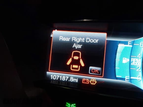 ✅ 2017 Ford Explorer XLT • VIN: 1FM5K8D81HGD27004 • Lot: 41760831. Wystawiony na IAAI z przebiegiem 107 187 mil. Bezpłatny archiwum sprzedaży aukcyjnych z USA i szczegółowy raport historii pojazdu na DreamBid. Zdjęcie 15.