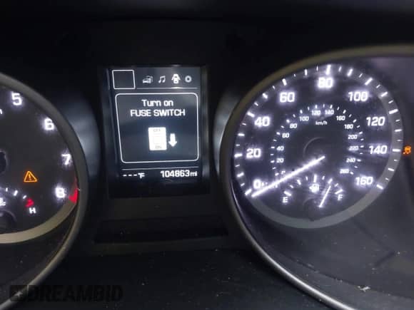 2017 Hyundai Santa Fe 2.4L z VIN 5XYZT3LB1HG437508, wystawiony jako IAAI lot #43278655 z przebiegiem 104 863 mil mil oraz . Historia ofert i sprzedaży dostępna na DreamBid. Obrazek 15.