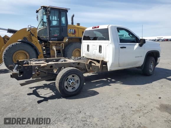 ✅ 2020 Chevrolet Silverado 2500HD Work Truck • VIN: 1GC3YLE71LF208810 • Лот: 42836495. Опубликован ранее на Copart с пробегом 124 781 миль. Бесплатный доступ к архиву аукционных продаж из США и подробный отчёт об истории автомобиля на DreamBid. Изображение 3.