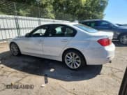 ✅ 2015 BMW 3 Series 320i • VIN: WBA3B1G56FNT07311 • Лот: 82003445. Опубликован ранее на Copart с пробегом 111 536 миль. Бесплатный доступ к архиву аукционных продаж из США и подробный отчёт об истории автомобиля на DreamBid. Изображение 2.
