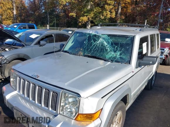 ✅ 2006 Jeep Commander • VIN: 1J8HG48K06C104967 • Lot: 43535318. Listed on IAAI with 289,456 mi. Free auction sales archive from the USA and detailed vehicle history report at DreamBid. Image 6.