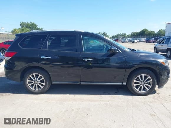 ✅ 2016 Nissan Pathfinder SV • VIN: 5N1AR2MMXGC601732 • Лот: 42911146. Опубликован ранее на IAAI с пробегом 80 058 миль. Бесплатный доступ к архиву аукционных продаж из США и подробный отчёт об истории автомобиля на DreamBid. Изображение 13.