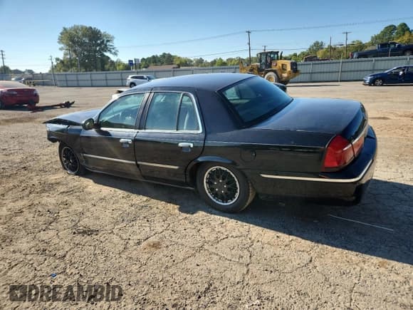 ✅ 2000 Mercury Grand Marquis GS • VIN: 2MEFM74W2YX707926 • Lot: 82245425. Wystawiony na Copart z przebiegiem 80 108 mil. Bezpłatny archiwum sprzedaży aukcyjnych z USA i szczegółowy raport historii pojazdu na DreamBid. Zdjęcie 2.