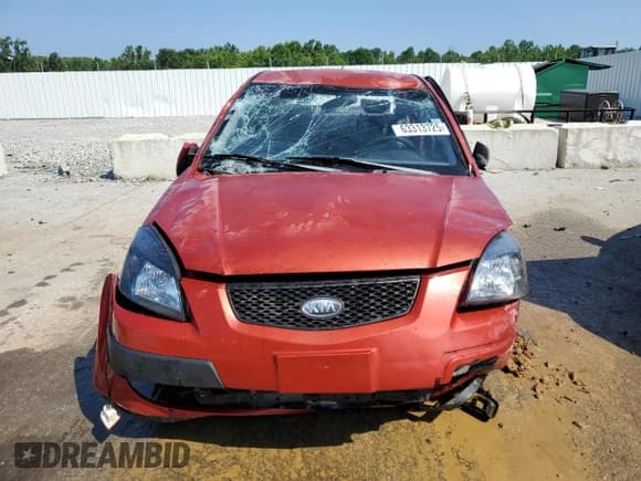 ✅ 2008 Kia Rio LX • VIN: KNADE123986354461 • Lot: 63313725. Wystawiony na Copart z przebiegiem 112 503 mil. Bezpłatny archiwum sprzedaży aukcyjnych z USA i szczegółowy raport historii pojazdu na DreamBid. Zdjęcie 5.