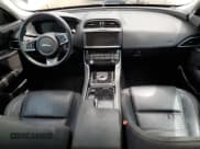 ✅ 2018 Jaguar XE • VIN: SAJAK4FN4JCP22324 • Лот: 60671125. Опубликован ранее на Copart с пробегом 47 010 миль. Бесплатный доступ к архиву аукционных продаж из США и подробный отчёт об истории автомобиля на DreamBid. Изображение 8.