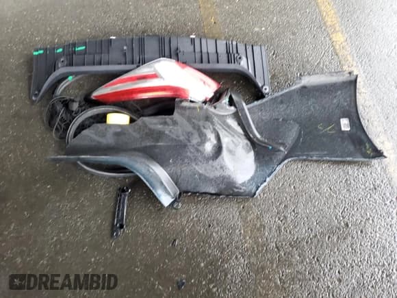 ✅ 2019 Toyota Camry LE • VIN: 4T1B11HK6KU844360 • Лот: 82501045. Опубликован ранее на Copart с пробегом 24 352 миль. Бесплатный доступ к архиву аукционных продаж из США и подробный отчёт об истории автомобиля на DreamBid. Изображение 12.