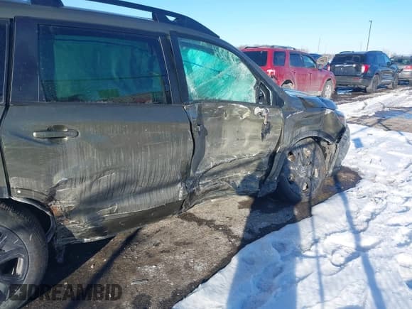 ✅ 2024 Subaru Ascent Onyx Limited • VIN: 4S4WMAKD4R3433008 • Lot: 41641920. Listed on IAAI with 10,139 mi. Free auction sales archive from the USA and detailed vehicle history report at DreamBid. Image 6.