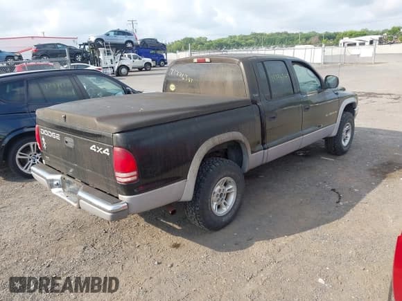 ✅ 2000 Dodge Dakota Sport • VIN: 1B7GG2AN1YS792014 • Lot: 42926564. Wystawiony na IAAI z przebiegiem 110 826 mil. Bezpłatny archiwum sprzedaży aukcyjnych z USA i szczegółowy raport historii pojazdu na DreamBid. Zdjęcie 4.