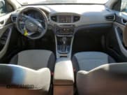 ✅ 2019 Hyundai Ioniq SEL • VIN: KMHC75LC0KU105964 • Lot: 84591884. Wystawiony na Copart z przebiegiem 260 968 mil. Bezpłatny archiwum sprzedaży aukcyjnych z USA i szczegółowy raport historii pojazdu na DreamBid. Zdjęcie 8.