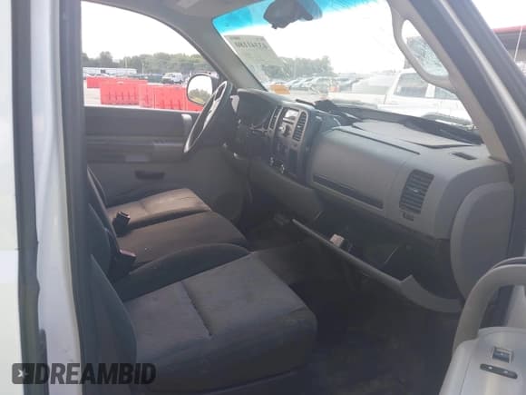 ✅ 2009 Chevrolet Silverado 1500 Work Truck • VIN: 1GCEC19X99Z139393 • Lot: 43341180. Listed on IAAI with 203,296 mi. Free auction sales archive from the USA and detailed vehicle history report at DreamBid. Image 5.