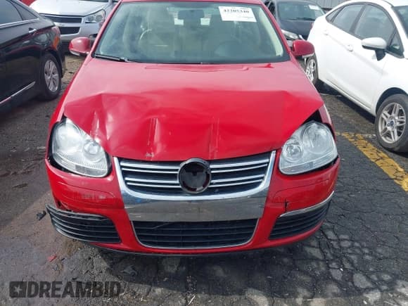 ✅ 2010 Volkswagen Jetta Limited Edition • VIN: 3VWRX7AJ6AM158664 • Lot: 42205340. Wystawiony na IAAI z przebiegiem 120 002 mil. Bezpłatny archiwum sprzedaży aukcyjnych z USA i szczegółowy raport historii pojazdu na DreamBid. Zdjęcie 6.