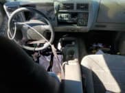 ✅ 1996 Chevrolet Blazer • VIN: 1GNDT13W9T2285134 • Лот: 86460795. Опубликован ранее на Copart с пробегом 262 482 миль. Бесплатный доступ к архиву аукционных продаж из США и подробный отчёт об истории автомобиля на DreamBid. Изображение 8.