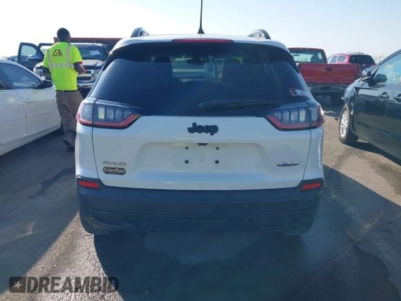 ✅ 2020 Jeep Cherokee Latitude • VIN: 1C4PJMCX0LD607816 • Lot: 43436273. Listed on IAAI with 110,333 mi. Free auction sales archive from the USA and detailed vehicle history report at DreamBid. Image 16.