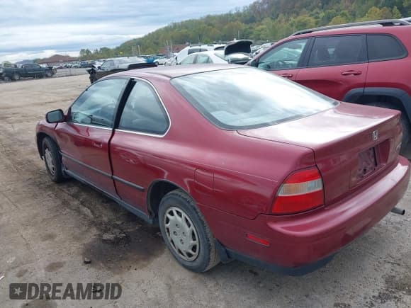 ✅ 1994 Honda Accord LX • VIN: 1HGCD7234RA046781 • Лот: 43384798. Опубликован ранее на IAAI с пробегом 52 436 миль. Бесплатный доступ к архиву аукционных продаж из США и подробный отчёт об истории автомобиля на DreamBid. Изображение 3.