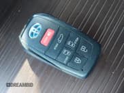 ✅ 2022 Toyota Sienna XLE • VIN: 5TDYRKEC0NS087877 • Lot: 43385541. Listed on IAAI with 102,212 mi. Free auction sales archive from the USA and detailed vehicle history report at DreamBid. Image 11.