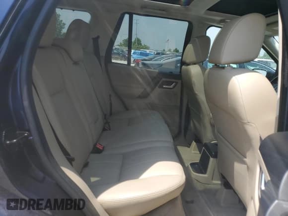 ✅ 2015 Land Rover LR2 HSE • VIN: SALFR2BG4FH428355 • Lot: 60221595. Listed on Copart with 91,812 mi. Free auction sales archive from the USA and detailed vehicle history report at DreamBid. Image 11.