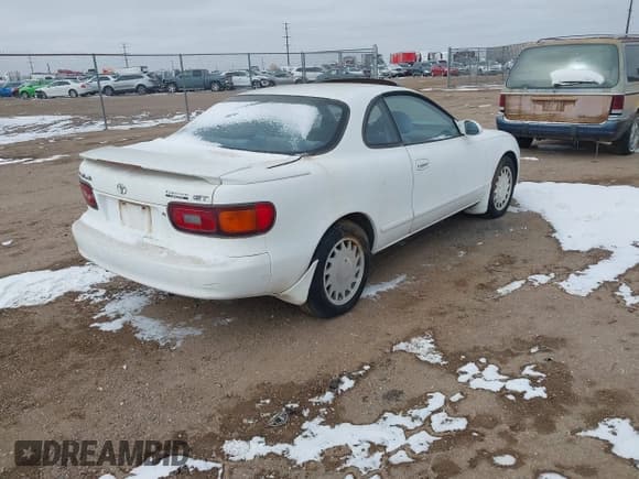 ✅ 1992 Toyota Celica • VIN: JT2ST87F3N0125440 • Lot: 41604085. Wystawiony na IAAI z przebiegiem 319 234 mil. Bezpłatny archiwum sprzedaży aukcyjnych z USA i szczegółowy raport historii pojazdu na DreamBid. Zdjęcie 4.