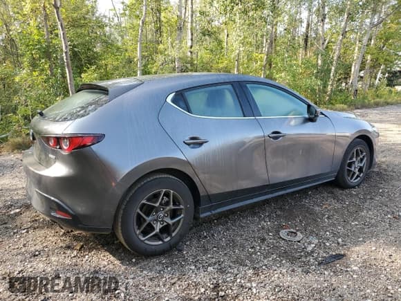 ✅ 2025 Mazda 3 S Preferred • VIN: JM1BPALM8S1764006 • Лот: 71498955. Опубликован ранее на Copart с пробегом 15 720 миль. Бесплатный доступ к архиву аукционных продаж из США и подробный отчёт об истории автомобиля на DreamBid. Изображение 3.