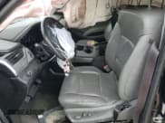 ✅ 2017 Chevrolet Suburban LT • VIN: 1GNSCHKC5HR109980 • Lot: 69459614. Wystawiony na Copart z przebiegiem 160 173 mil. Bezpłatny archiwum sprzedaży aukcyjnych z USA i szczegółowy raport historii pojazdu na DreamBid. Zdjęcie 7.