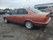 ✅ 1994 BMW 5 Series • VIN: WBAHE231XRGE85871 • Лот: 63036965. Опубликован ранее на Copart с пробегом 152 402 миль. Бесплатный доступ к архиву аукционных продаж из США и подробный отчёт об истории автомобиля на DreamBid. Изображение 2.