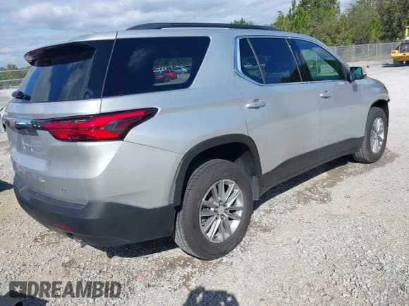 ✅ 2022 Chevrolet Traverse LT Cloth • VIN: 1GNEVGKW2NJ124507 • Lot: 43565965. Listed on IAAI with 137,893 mi. Free auction sales archive from the USA and detailed vehicle history report at DreamBid. Image 4.