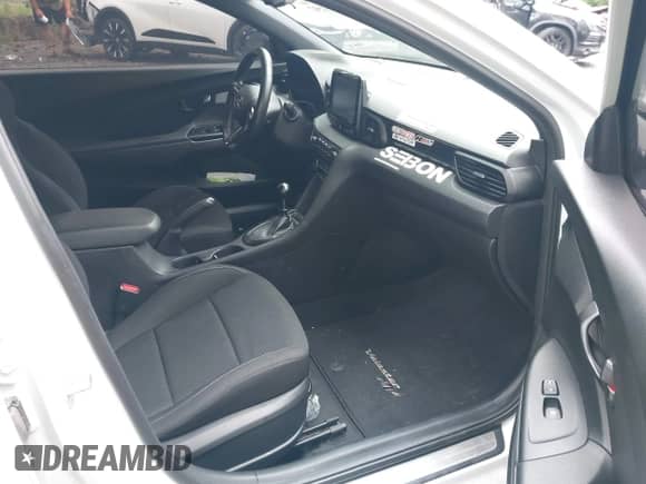 2020 Hyundai Veloster z VIN KMHT36AHXLU003718, wystawiony jako IAAI lot #42331507 z przebiegiem 82 020 mil mil oraz . Historia ofert i sprzedaży dostępna na DreamBid. Obrazek 5.