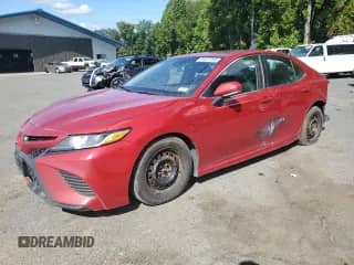 2020 Toyota Camry SE with VIN 4T1G11BK1LU002204, listed as a Copart auction lot 81647055 with 134,747 mi miles and Salvage title. Bid and sale history available at DreamBid. Image 1.