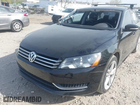 ✅ 2014 Volkswagen Passat SE • VIN: 1VWBP7A38EC016178 • Лот: 42112296. Опубликован ранее на IAAI с пробегом 81 060 миль. Бесплатный доступ к архиву аукционных продаж из США и подробный отчёт об истории автомобиля на DreamBid. Изображение 13.