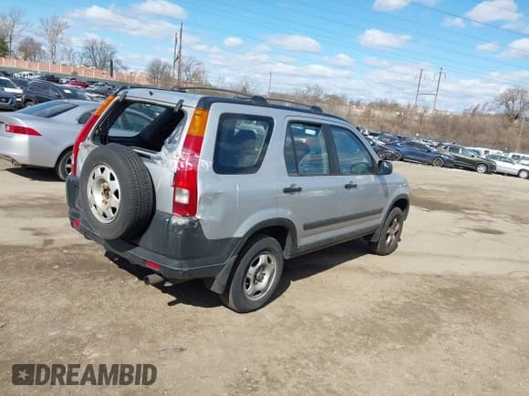 ✅ 2003 Honda CR-V LX • VIN: SHSRD78583U136394 • Lot: 41701109. Wystawiony na IAAI z przebiegiem 167 435 mil. Bezpłatny archiwum sprzedaży aukcyjnych z USA i szczegółowy raport historii pojazdu na DreamBid. Zdjęcie 4.