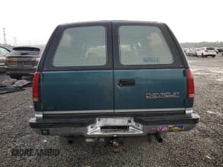 ✅ 1993 Chevrolet Suburban • VIN: 1GNEC16K5PJ308997 • Lot: 68327744. Wystawiony na Copart z przebiegiem 256 660 mil. Bezpłatny archiwum sprzedaży aukcyjnych z USA i szczegółowy raport historii pojazdu na DreamBid. Zdjęcie 6.