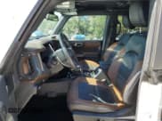 ✅ 2023 Ford Bronco Outer Banks • VIN: 1FMEE5BP1PLB84612 • Лот: 87255785. Опубликован ранее на Copart с пробегом 26 824 миль. Бесплатный доступ к архиву аукционных продаж из США и подробный отчёт об истории автомобиля на DreamBid. Изображение 7.