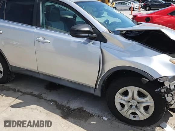 ✅ 2014 Toyota RAV4 LE • VIN: 2T3ZFREV4EW081490 • Lot: 86130185. Listed on Copart with 183,875 mi. Free auction sales archive from the USA and detailed vehicle history report at DreamBid. Image 15.