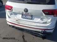 ✅ 2022 Volkswagen Tiguan SE R-Line Black • VIN: 3VVCB7AX1NM124120 • Lot: 42532409. Wystawiony na IAAI z przebiegiem 51 501 mil. Bezpłatny archiwum sprzedaży aukcyjnych z USA i szczegółowy raport historii pojazdu na DreamBid. Zdjęcie 22.