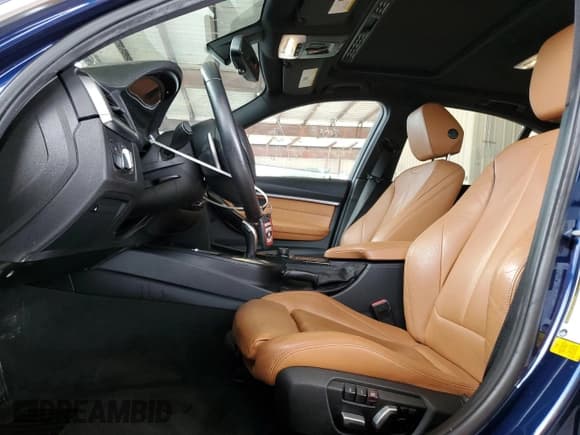 ✅ 2018 BMW 3 Series 330i • VIN: WBA8B9C53JEE81777 • Lot: 81650585. Listed on Copart with 64,844 mi. Free auction sales archive from the USA and detailed vehicle history report at DreamBid. Image 7.