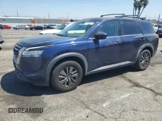 ✅ 2022 Nissan Pathfinder SV • VIN: 5N1DR3BB7NC247475 • Lot: 67800615. Wystawiony na Copart z przebiegiem 90 262 mil. Bezpłatny archiwum sprzedaży aukcyjnych z USA i szczegółowy raport historii pojazdu na DreamBid. Zdjęcie 1.