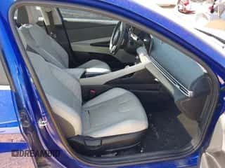 2023 Hyundai Elantra Limited с VIN KMHLN4AJ5PU040957, выставлен на аукционе IAAI как лот 42819102 с пробегом 58 260 миль миль и . История ставок и продаж доступна на DreamBid. Изображение 5.