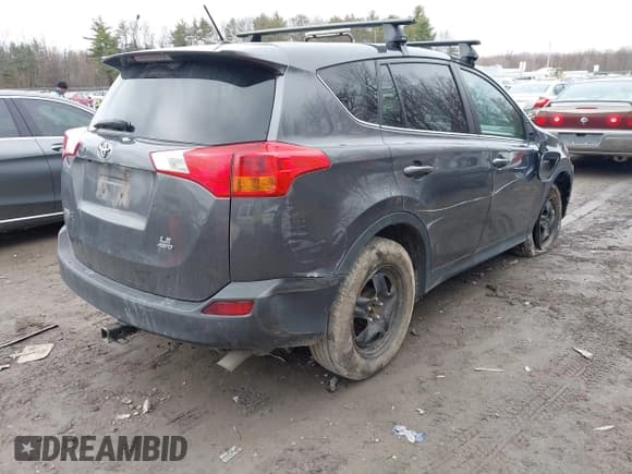 ✅ 2015 Toyota RAV4 LE • VIN: 2T3BFREV5FW385351 • Lot: 42018128. Listed on IAAI with 176,818 mi. Free auction sales archive from the USA and detailed vehicle history report at DreamBid. Image 4.