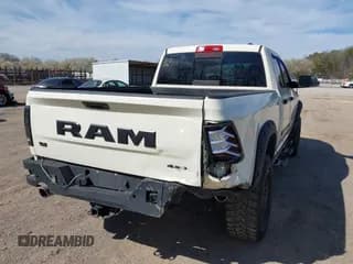 ✅ 2010 Dodge 1500 SLT • VIN: 1D7RV1GT5AS227551 • Lot: 41829058. Wystawiony na IAAI z przebiegiem 123 397 mil. Bezpłatny archiwum sprzedaży aukcyjnych z USA i szczegółowy raport historii pojazdu na DreamBid. Zdjęcie 6.