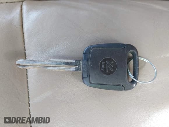 ✅ 2001 Toyota Land Cruiser • VIN: JTEHT05J612006883 • Lot: 42351679. Listed on IAAI with 177,690 mi. Free auction sales archive from the USA and detailed vehicle history report at DreamBid. Image 11.