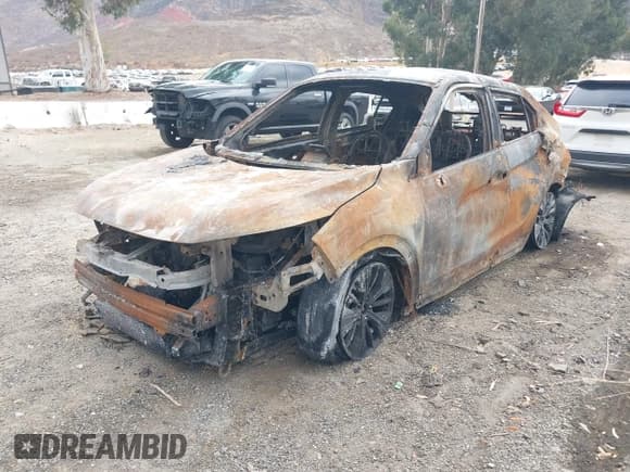 ✅ 2019 Mitsubishi Eclipse Cross LE • VIN: JA4AT4AA2KZ050868 • Lot: 43183982. Wystawiony na IAAI z przebiegiem Nie podano. Bezpłatny archiwum sprzedaży aukcyjnych z USA i szczegółowy raport historii pojazdu na DreamBid. Zdjęcie 2.