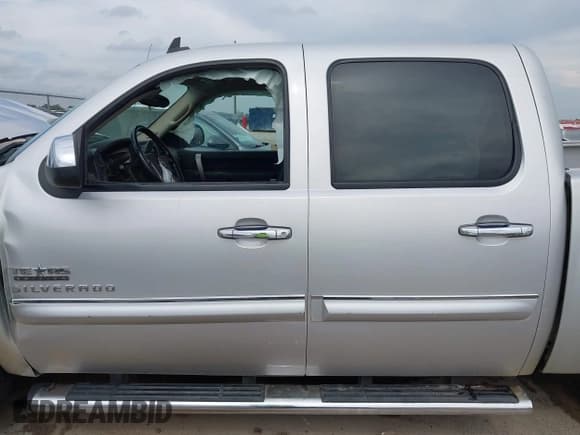 ✅ 2010 Chevrolet Silverado 1500 LT • VIN: 3GCRCSE0XAG127452 • Lot: 43463523. Listed on IAAI with 169,271 mi. Free auction sales archive from the USA and detailed vehicle history report at DreamBid. Image 14.
