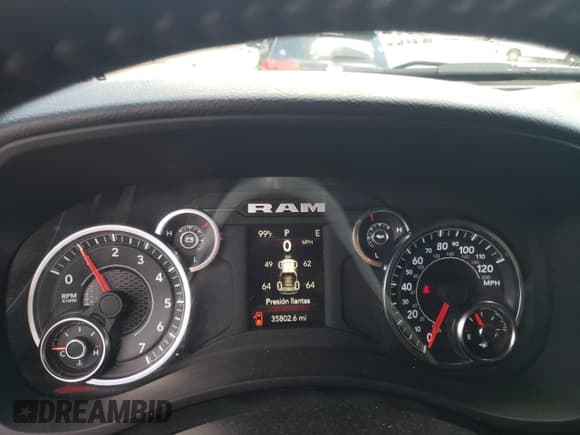 ✅ 2024 Ram 2500 Big Horn • VIN: 3C6UR5DJ7RG285920 • Lot: 62305525. Wystawiony na Copart z przebiegiem 35 802 mil. Bezpłatny archiwum sprzedaży aukcyjnych z USA i szczegółowy raport historii pojazdu na DreamBid. Zdjęcie 9.