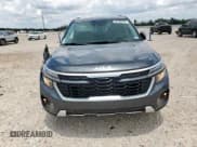 ✅ 2024 Kia Seltos S • VIN: KNDEU2AA5R7618660 • Lot: 64788375. Wystawiony na Copart z przebiegiem 12 175 mil. Bezpłatny archiwum sprzedaży aukcyjnych z USA i szczegółowy raport historii pojazdu na DreamBid. Zdjęcie 5.