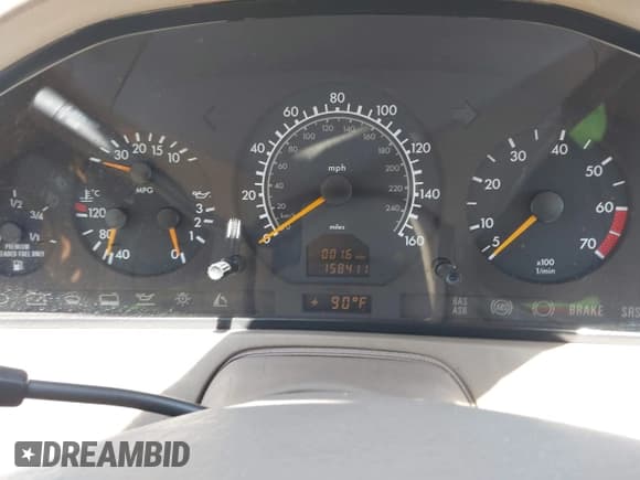 ✅ 1998 Mercedes-Benz SL 500 • VIN: WDBFA67F5WF162862 • Lot: 42391819. Wystawiony na IAAI z przebiegiem 158 411 mil. Bezpłatny archiwum sprzedaży aukcyjnych z USA i szczegółowy raport historii pojazdu na DreamBid. Zdjęcie 7.