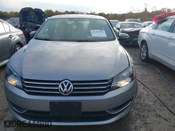✅ 2013 Volkswagen Passat SE • VIN: 1VWBP7A33DC130314 • Lot: 43489703. Wystawiony na IAAI z przebiegiem 113 324 mil. Bezpłatny archiwum sprzedaży aukcyjnych z USA i szczegółowy raport historii pojazdu na DreamBid. Zdjęcie 12.