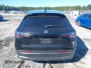✅ 2023 Honda HR-V LX • VIN: 3CZRZ1H39PM708802 • Lot: 43448926. Wystawiony na IAAI z przebiegiem 58 873 mil. Bezpłatny archiwum sprzedaży aukcyjnych z USA i szczegółowy raport historii pojazdu na DreamBid. Zdjęcie 16.
