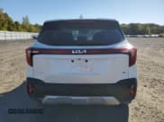 ✅ 2025 Kia Seltos LX • VIN: KNDEPCAA7S7729519 • Lot: 84566775. Wystawiony na Copart z przebiegiem 4 183 mil. Bezpłatny archiwum sprzedaży aukcyjnych z USA i szczegółowy raport historii pojazdu na DreamBid. Zdjęcie 6.